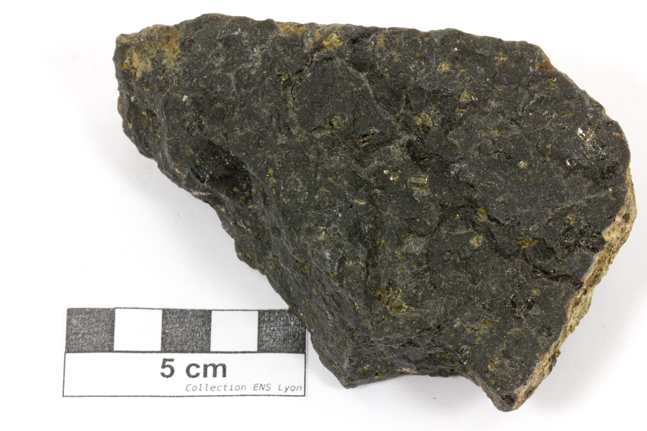 Ankaramite Basalte porphyrique à olivine et pyroxène Massif central  Mézères 